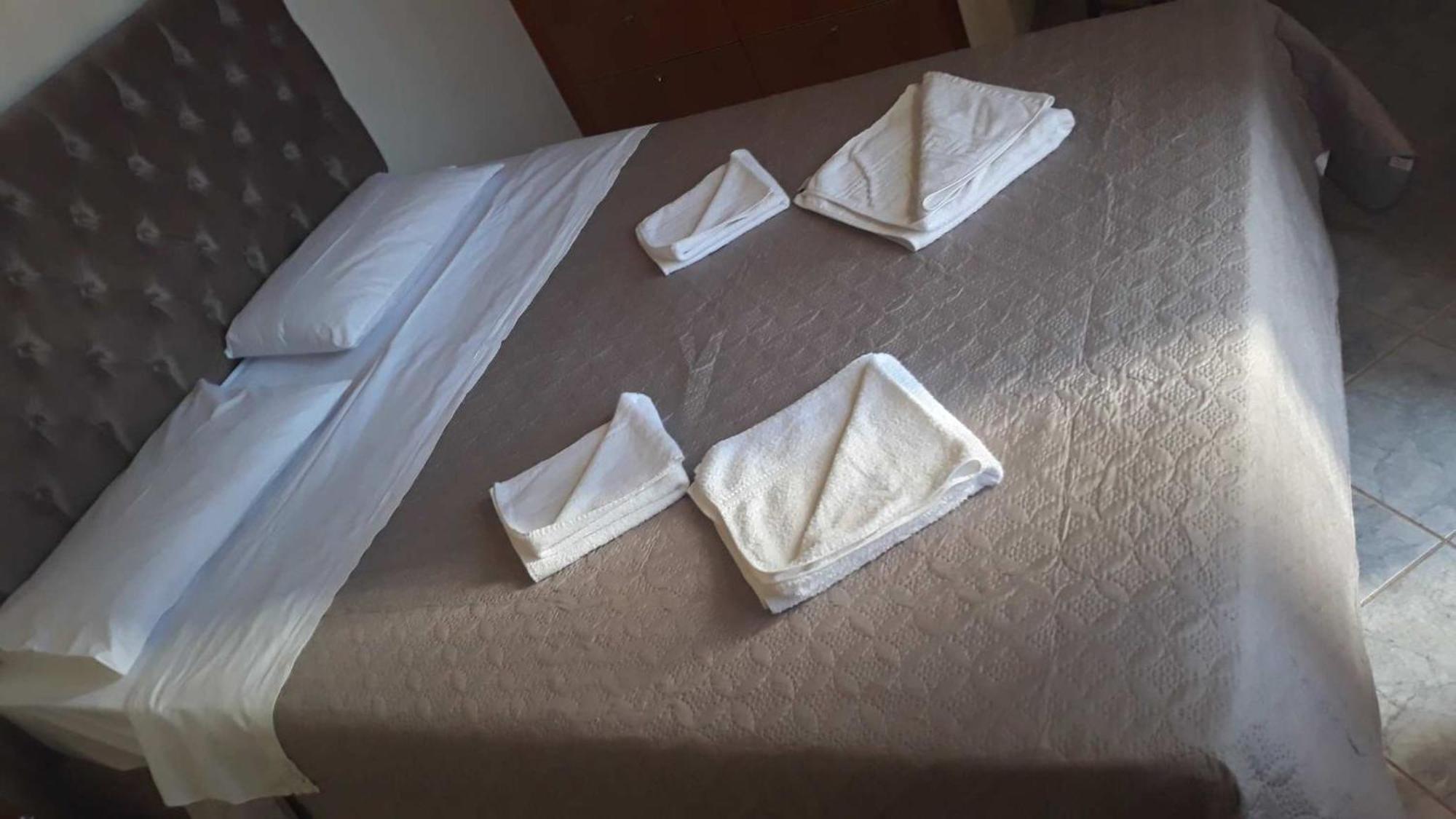 Pela Apartments سيسي المظهر الخارجي الصورة