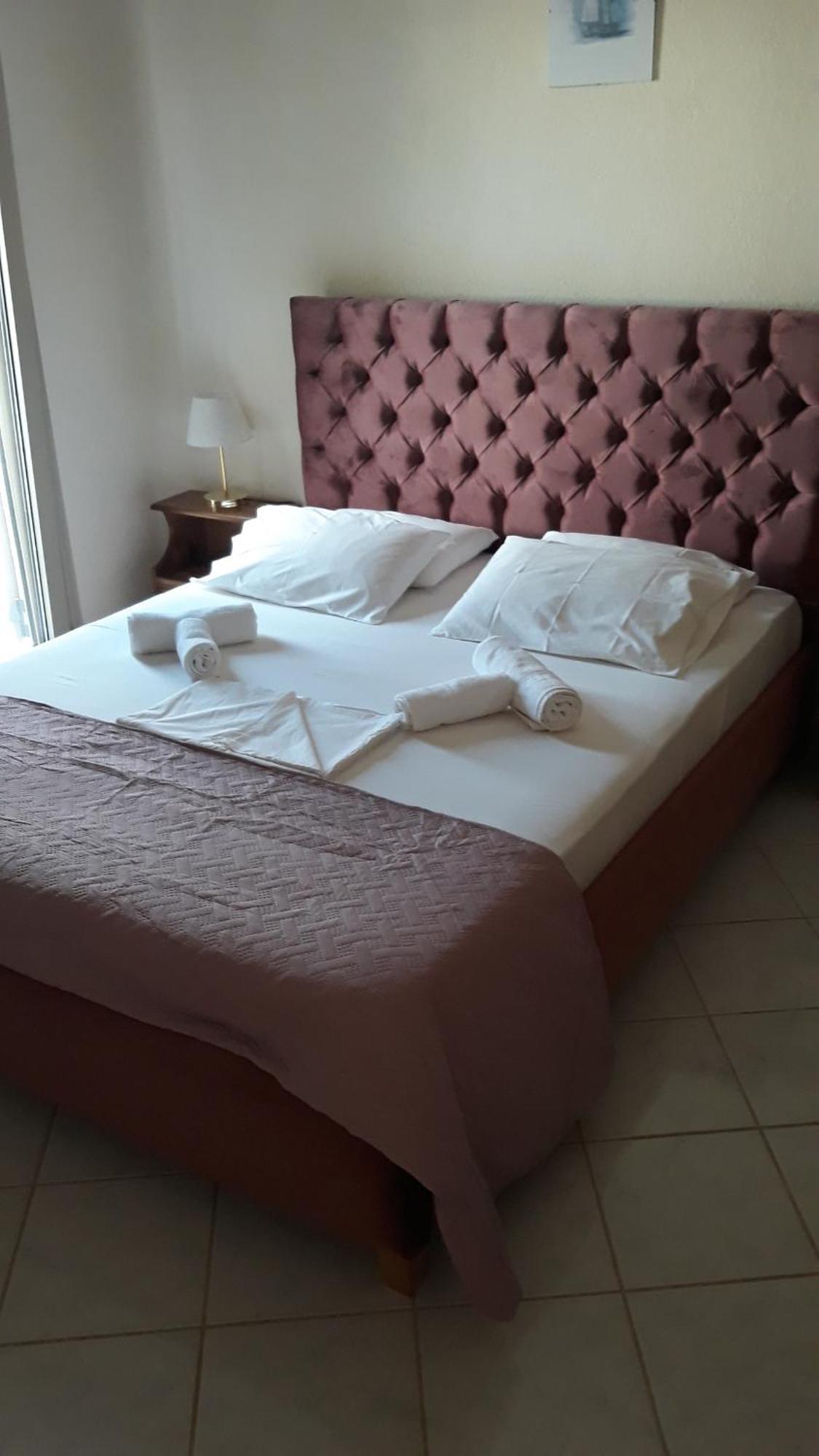 Pela Apartments سيسي المظهر الخارجي الصورة