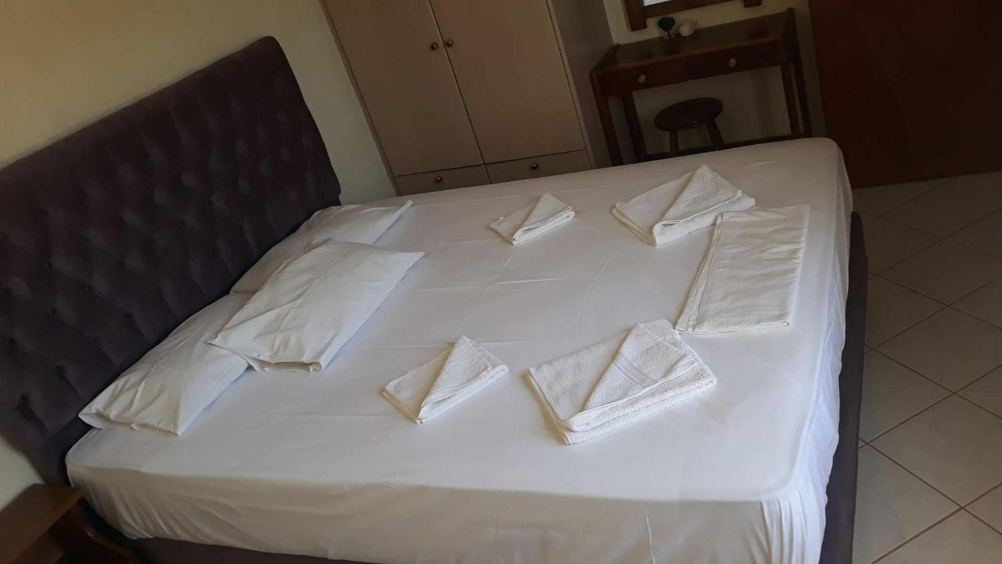 Pela Apartments سيسي المظهر الخارجي الصورة