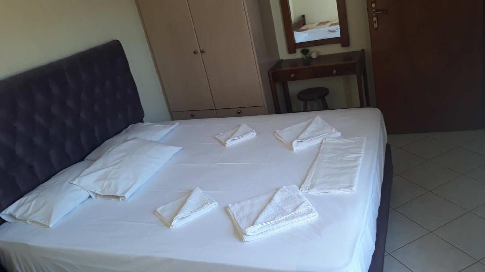 Pela Apartments سيسي المظهر الخارجي الصورة