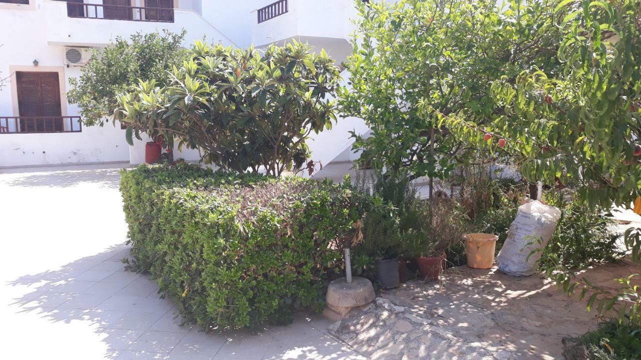 Pela Apartments سيسي المظهر الخارجي الصورة